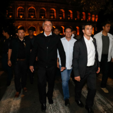 Rede vai ao STF para que Bolsonaro pague R$ 100 mil a cada ataque a jornalistas