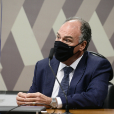 PEC dos Precatórios incluirá obrigação de Auxílio Brasil permanente, diz relator