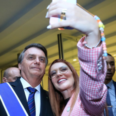 Diante do risco de perder base fiel, Bolsonaro troca retórica social por beligerância