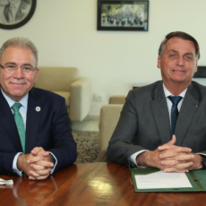 Rosa Weber encaminha à PGR pedido de investigação contra Bolsonaro e Queiroga