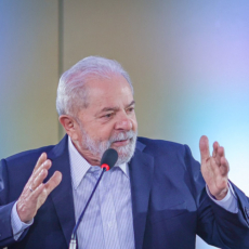 Diretrizes de programa de Lula sinalizam aumento de gastos e taxação de ricos
