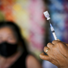Brasil precisará de 370 milhões de doses de vacina contra a Covid-19 em 2023