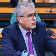 PEC é caminho mais curto para desonerar combustíveis, diz autor de proposta na Câmara