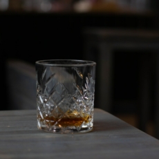 Em despacho, juiz diz que com audiência cancelada poderá aproveitar para tomar whisky