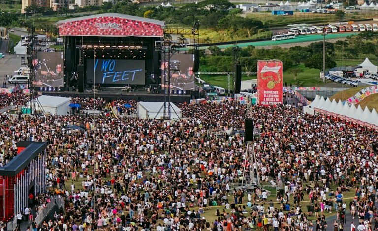 Artistas do Lollapalooza reagem a veto do TSE