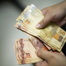 Superar a pobreza exige coordenação, não apenas transferência de renda