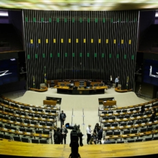 Câmara dos Deputados merece mais atenção do que a corrupção no MEC