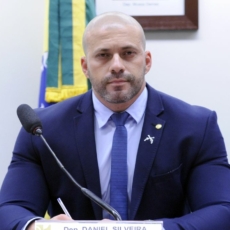 Moraes determina a execução imediata da pena do ex-deputado Daniel Silveira