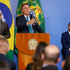 Mesmo sem golpe, a democracia brasileira refluiu