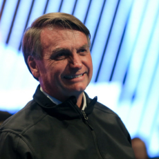 Moraes manda PGR se manifestar sobre denúncia de interferência de Bolsonaro na PF
