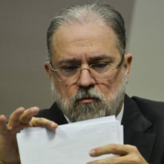 PGR defende graça a Daniel Silveira, mas abre caminho para inelegibilidade