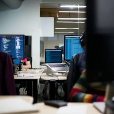 Operadora de telemarketing receberá adicional por se expor a ruídos acima do recomendado