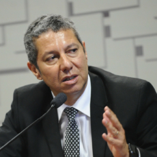 ‘ICMS se transformou num imposto federal. É uma irresponsabilidade social e populismo fiscal’