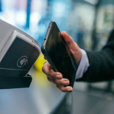 Bancos devem ressarcir compras indevidas com cartão por aproximação?