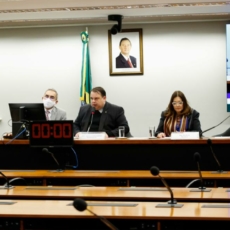PEC que limita recurso especial ao STJ avança na Câmara