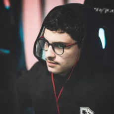 Time de e-sports é condenado a indenizar família de gamer morto em R$ 400 mil