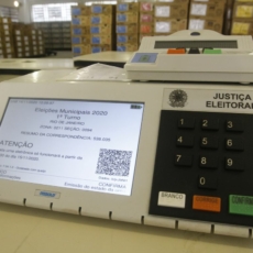 Por que não há botão de voto nulo nas urnas eletrônicas?
