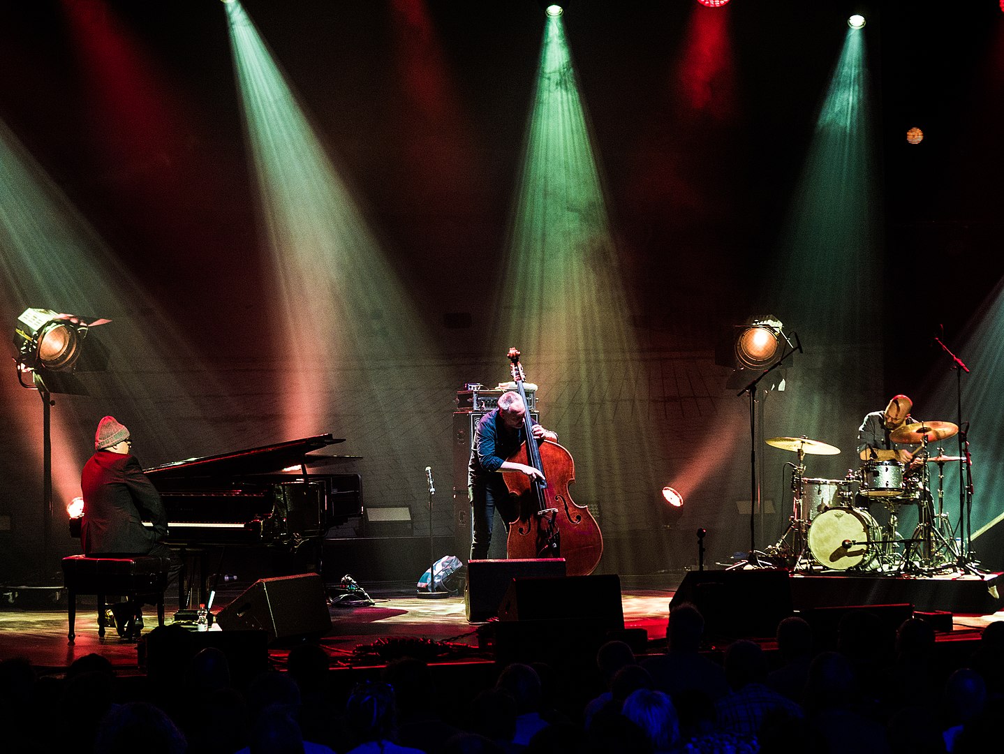The Bad Plus vira quarteto sem piano e lança álbum de estreia