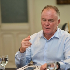 Renato Casagrande é reeleito governador do Espírito Santo