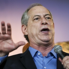 Ciro Gomes acompanha PDT e apoia Lula no 2º turno