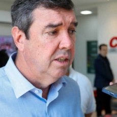Eduardo Riedel é eleito governador de Mato Grosso do Sul
