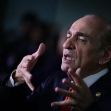 PEC da Transição é apresentada com Bolsa Família fora do teto até 2026
