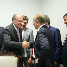 Alckmin entrega minuta da PEC da Transição; ideia é votar em novembro no Senado