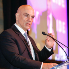 ‘Não é possível que as redes sociais sejam terra de ninguém’, diz Moraes