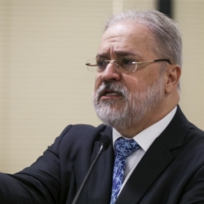 PGR: MEC pode realizar chamamento público para novos cursos de medicina
