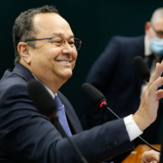 Mendonça pede vista de caso de ‘rachadinha’ a poucos dias da prescrição da pena