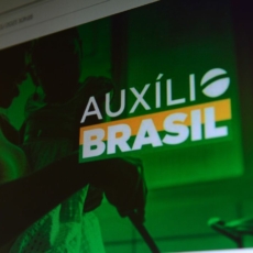 Auxílio Brasil é caro e pior no combate à pobreza do que Bolsa Família, conclui TCU