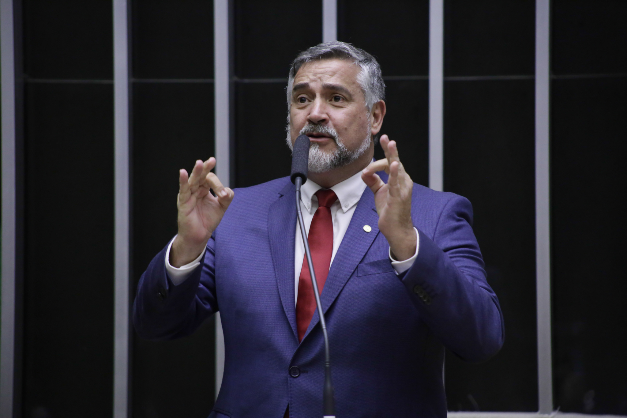 Governo retira urgência do PL do fim da escala 6×1 e libera votações