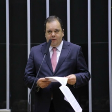 Deputado Elmar Nascimento é o relator da PEC da Transição na Câmara