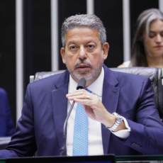 Com atraso do julgamento no STF, Congresso acelera reformulação de orçamento secreto