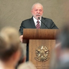 Brecha para estatais ajuda Lula a reeditar coalizão nos moldes de governos do PT