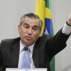 Fiel aliado de Lula, Gilberto Carvalho assume secretaria no Ministério do Trabalho