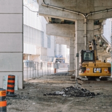 Realização de obras como sanção e a cautela concorrencial