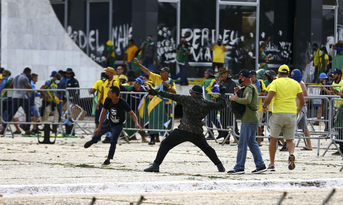 Faculdade de Direito da UFMG realiza ato pela democracia, Minas Gerais