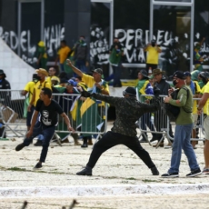 O putsch fracassado e a democracia brasileira