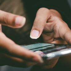 Demissão por justa causa motivada por leitura de WhatsApp de funcionários é revertida