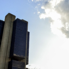 Comunicado do BC ignora medidas de Haddad e reforça preocupação com incerteza fiscal