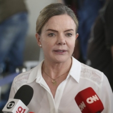 Lula empodera Gleisi no PT e oficializa ‘alter ego’ do Planalto na pauta econômica
