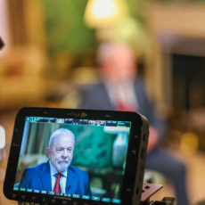 Lula trabalha por solução que não pese de forma imediata no valor da gasolina