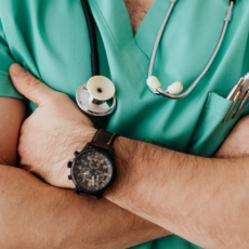 Determinada há quase 10 anos, reforma curricular da Medicina segue emperrada