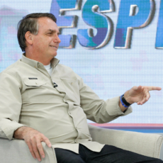 ‘Não vão fazer o que bem querem com o futuro de nossa nação’, diz Bolsonaro