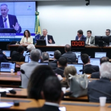 Composição do GT da reforma tributária é criticada, e Lira avalia mais indicações