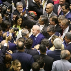 Demora no início de votações na Câmara não significa paralisia no governo Lula