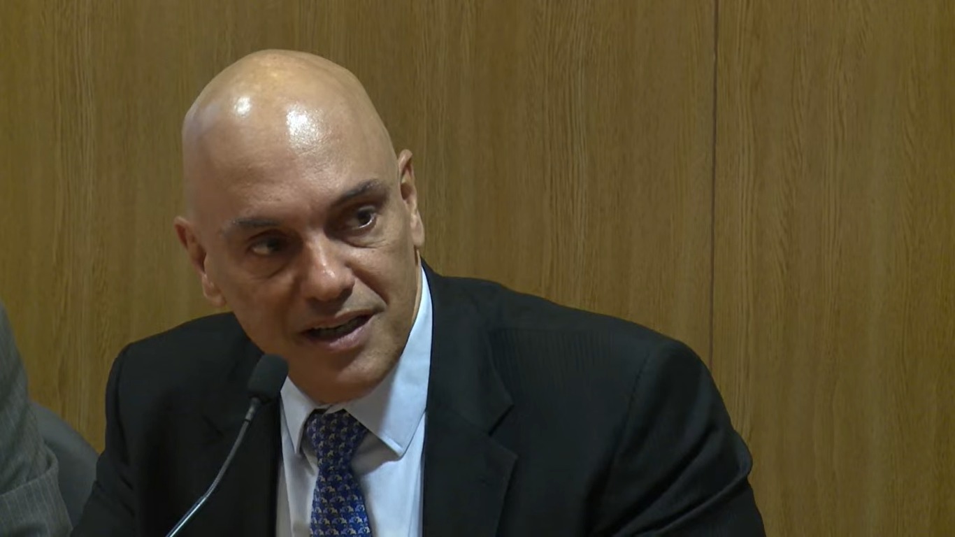 ministro alexandre de moraes STF redes plataformas digitais