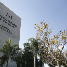 TST invalida norma coletiva que limita abono de faltas por atestados a 48 horas