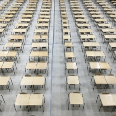 Como desjudicializar concursos públicos?
